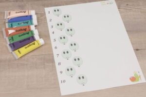 Comment enseigner les nombres avec des comptines Montessori en maternelle?